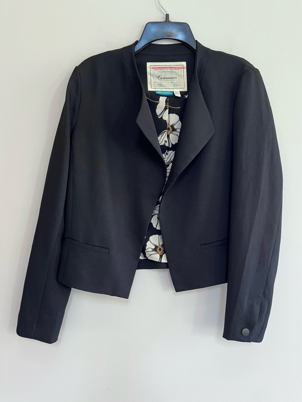 Cartonnier Anthropologie Collarless Open Front Ponte Blazer in Black, size 8